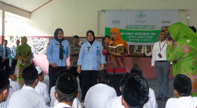 Permainan Angklung Anak LPKA Tangerang Sambut Kedatangan Mensos