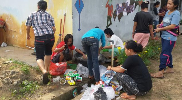 WBP Lapas Perempuan Jambi Buat Kursi dari Plastik & Botol