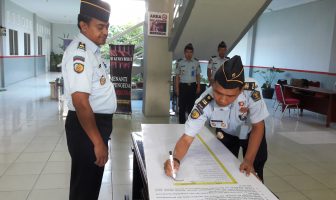 Petugas Rutan Pekanbaru Deklarasikan Komitmen Antinarkoba