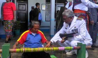 Bupati Timor Tengah Selatan Kagumi Tenun WBP Rutan Soe