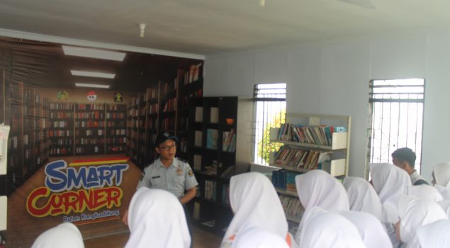 Siswa SMANSA Warunggunung Puji Smart Corner Rutan Rangkasbitung