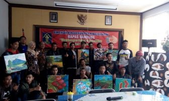 Bapas Bandung Gali Bakat Melukis Klien PB & CB