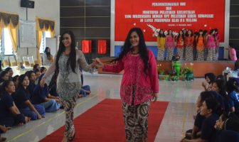 Fashion Show WBP Meriahkan Penutupan Pelatihan di Lapas Perempuan Malang