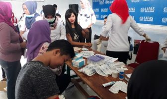 Gandeng Dinkes & KPA, Lapas dan LPP Kendari Adakan VCT Massal
