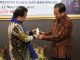 Minyak Kayu Putih Carlea Jadi Buah Tangan, Kali Ini Untuk Dirjen Imigrasi