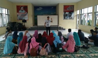 Puluhan Mahasiswa Belajar Bahasa Inggris di Rutan Rangkasbitung