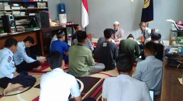 LPKA Mamuju Rutinkan Petugas & Anak Baca Al Quran