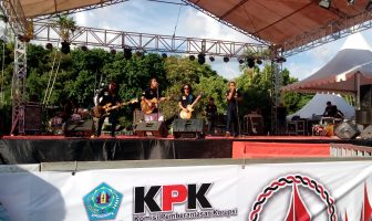 Antrabez Band Unjuk Gigi di "Festival Anti Korupsi"