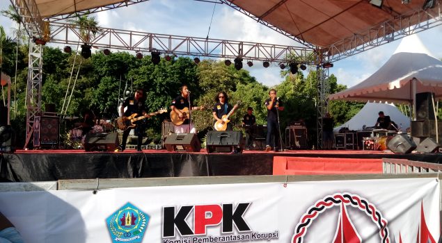 Antrabez Band Unjuk Gigi di "Festival Anti Korupsi"