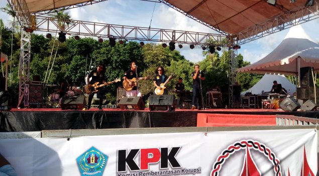 Antrabez Band Unjuk Gigi di "Festival Anti Korupsi"