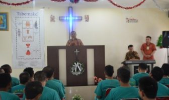 WBP Rutan Batam Rayakan Natal di Dalam Tembok Penjara