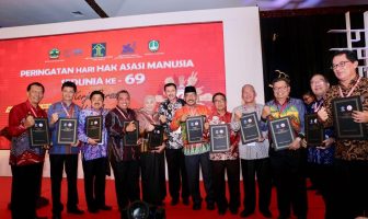 Seluruh Kab/Kota Provinsi Kalsel Terima Penghargaan HAM