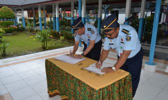 Meski Hujan, Lapas & Rupbasan Tanjungpinang Kompak Deklarasikan Janji Kinerja 2018