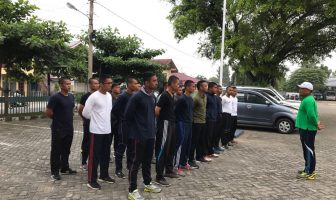 Jaga Kebugaran, CPNS Lapas Pekanbaru Berolahraga Bersama Kalapas