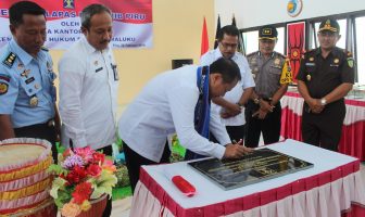 Kakanwil Maluku Resmikan Kantor Baru Lapas Piru