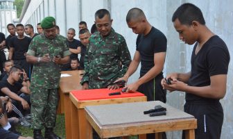Petugas & CPNS Lapas Narkotika Jakarta Latihan Menembak & Bongkar Pasang Senjata