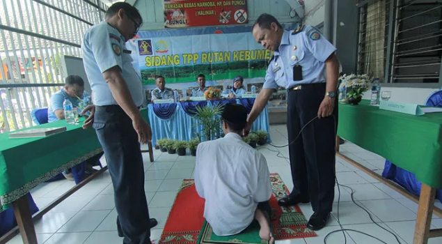 Jelang Bebas Bersyarat, 11 Napi Ikuti Tes Shalat