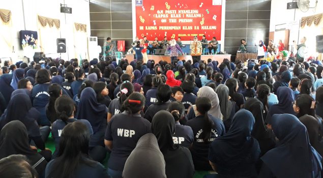 OM Pasti Nyamleng Hibur WBP Lapas Perempuan Malang