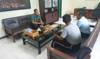 Petugas Cabrutan Lhoknga Tingkatkan Penguasaan Senpi bersama PAL KODAM IM