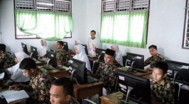 Anak LPKA Bengkulu Ikut Ujian Nasional Berbasis Komputer