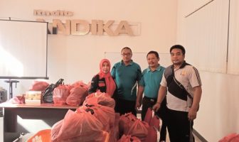 Bapas Kediri Bagikan 180 Nasi Bungkus untuk Kaum Dhuafa