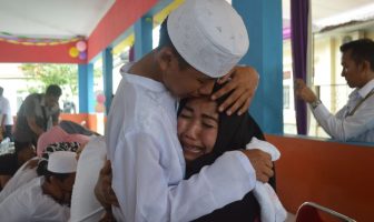 Penuh Haru Acara Basuh Kaki Ibu di LPKA Bandar Lampung