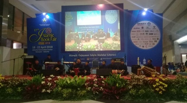 Marawis Qotrunnada Meriahkan Islamic Book Fair 2018