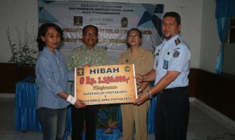 Senangnya Klien Bapas Yogya Dapat Stimulan Modal Usaha