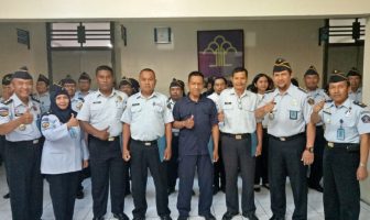 Peduli Sesama, Bapas Yogya Berikan Tali Asih untuk Pegawai Honorer