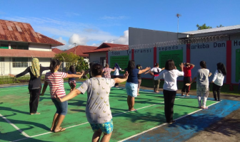 Petugas & WBP Lapas Perempuan Ambon Rutinkan Latihan Poco-Poco