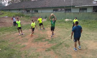 Latihan Voli Pererat Silaturahmi Bapas & DENPOM Lampung