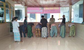 WBP Rutan Bantaeng Ajarkan Tahanan Baru Gerakan Salat