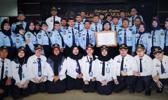 Bapas Jakarta Pusat Mendapatkan Penghargaan Pelayanan Publik Berbasis HAM