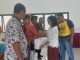 WBP & Petugas Lapas Piru Terima Bingkisan Natal