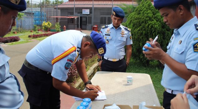 Berantas Narkoba, Petugas Lapas Cilegon Jalani Tes Urin