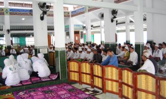 Usai Siraman Rohani, WBP Rutan Cipinang Dihibur Sejumlah Artis