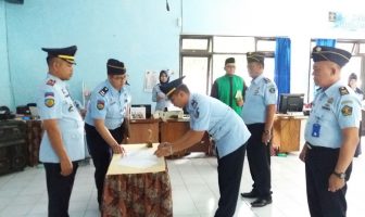 Kabapas Pati Lantik Harum Erlangga Menjadi Kasubsi BKA