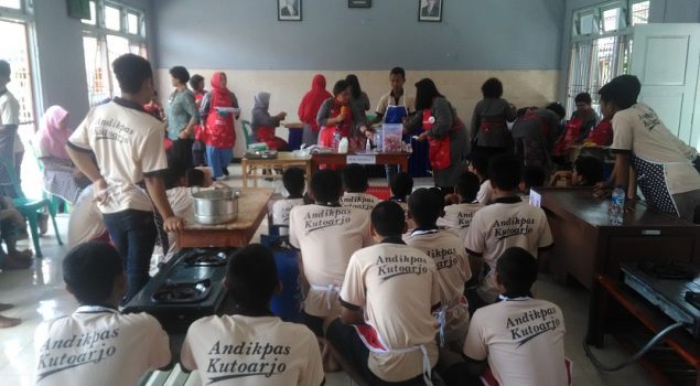 Anak LPKA Kutoajo Belajar Buat Makanan Praktis Bernilai Jual