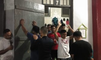 Perketat Pengawasan, Petugas Rutan Bantaeng Geledah Blok Hunian WBP