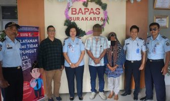 Laksanakan Rehabilitasi, Klien Narkotika Bapas Surakarta Diserahkan ke YCKB
