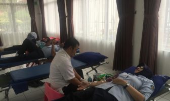 Petugas Rutan Rangkasbitung Donorkan Darah Bagi Masyarakat