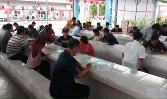 Datangi Rutan Manado, LKHB Neomesis Bagikan Kuesioner Kepada WBP