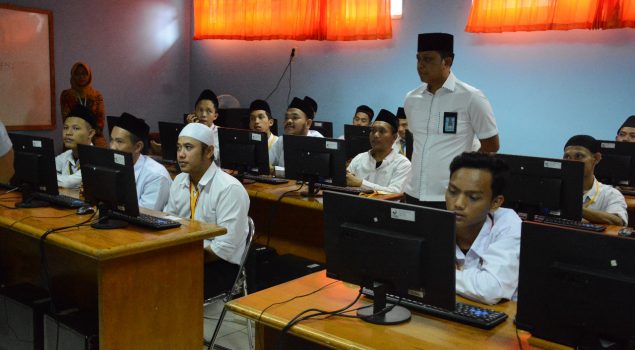 Doa Kalapas Narkotika Jakarta Iringi UNBK WBP