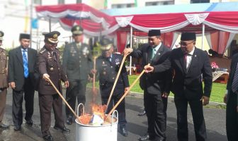 Divisi PAS Maluku Musnahkan Ratusan HP Sitaan