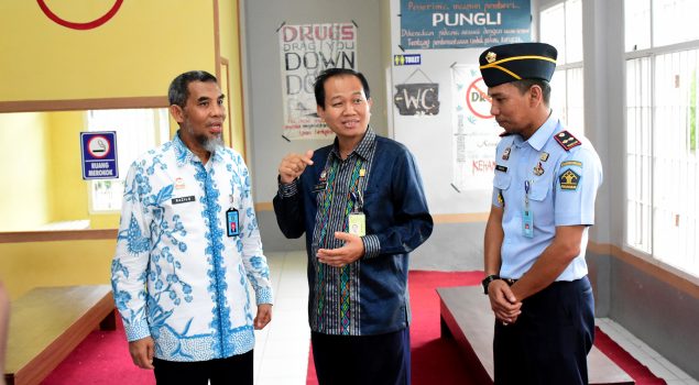 Staf Ahli Bidang Ekonomi Kemenkumham Apresiasi Ruang Kunjungan Rutan Pinrang Yang Kekinian