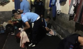 Petugas Lapas Sidoarjo Sita Barang-Barang Terlarang dari Kamar WBP