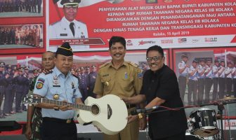 Tingkatkan Pembinaan, Rutan Kolaka Dapat Bantuan Alat Musik