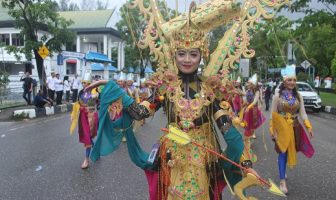 LPP Kendari Juara III Kategori A Sultra Tenun Karnaval 2019