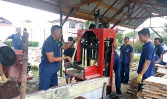 Lapas Sampit Luncurkan Pelatihan Pembuatan Batako