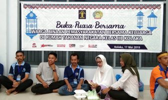 Penuh Haru, WBP Rutan Kolaka Buka Bersama Dengan Keluarga